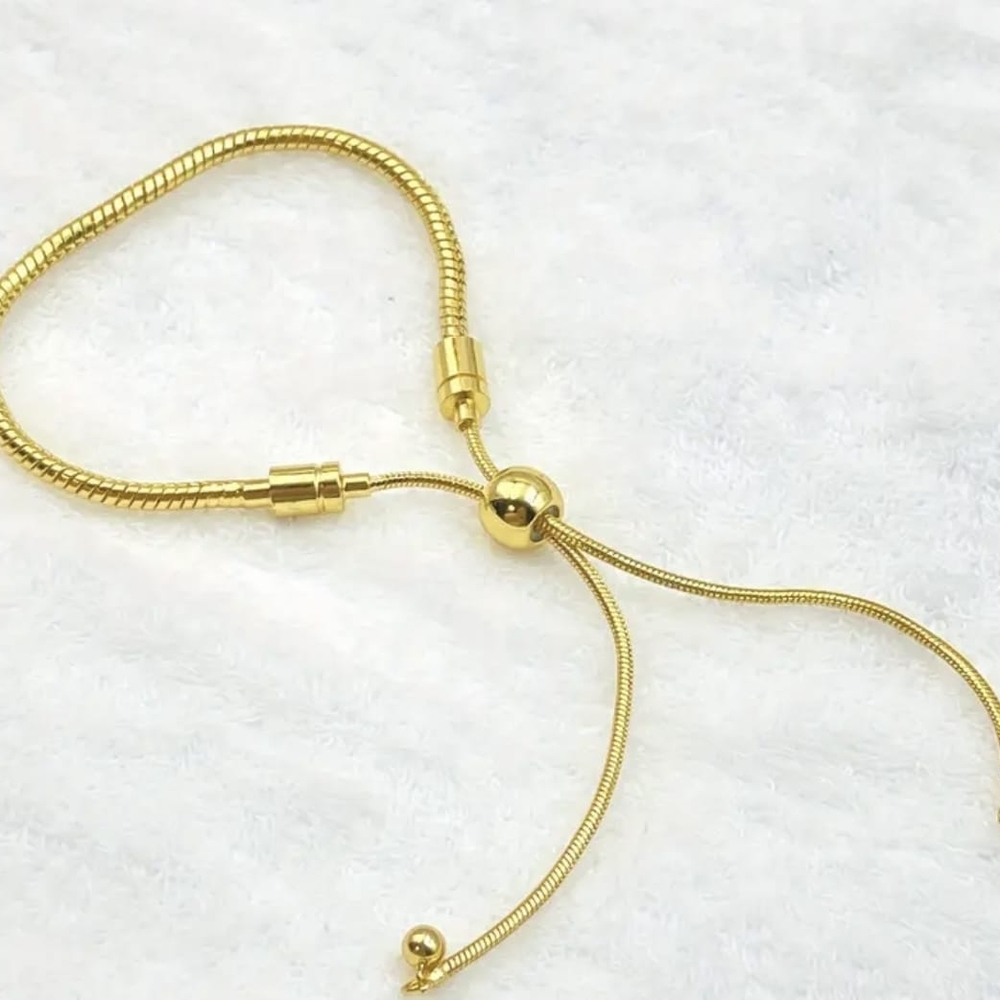 Elegant Gold Bracelet
